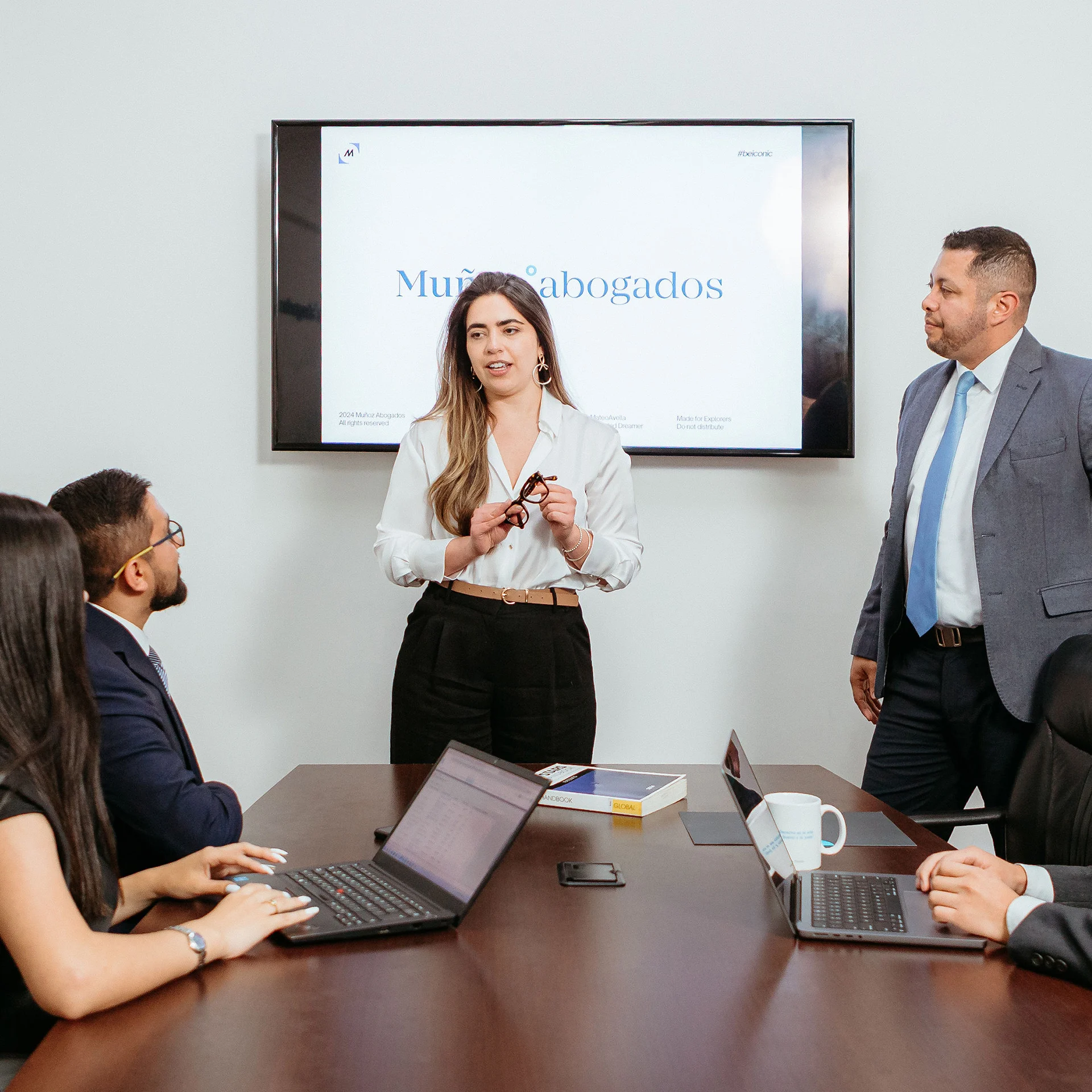 Abogados representando el área de Compliance